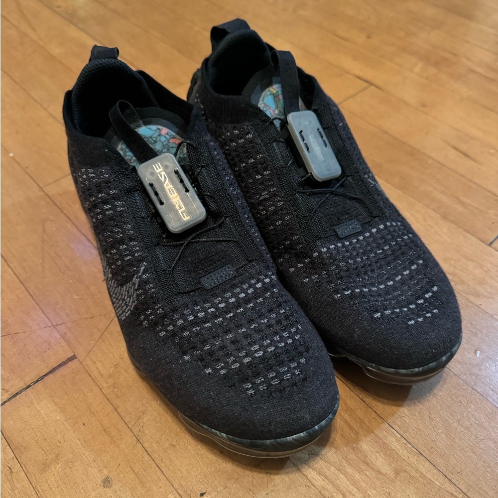 Nike Air VaporMax 2020 Flyknit
Black Dark Grey